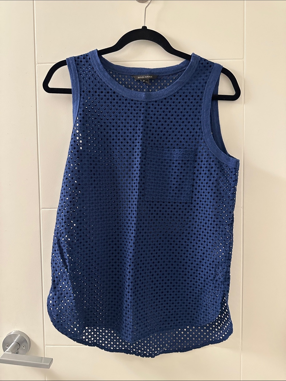 Banana Republic Navy Eyelet Pocket Tank (98)